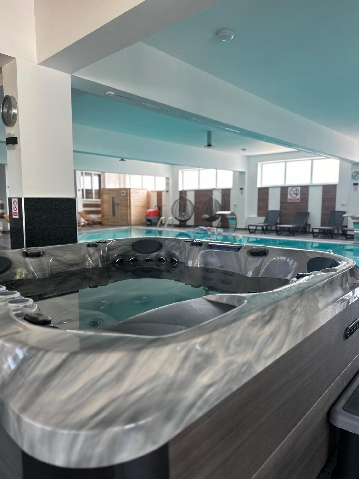 Hotel Pilot Cazin Dış mekan fotoğraf